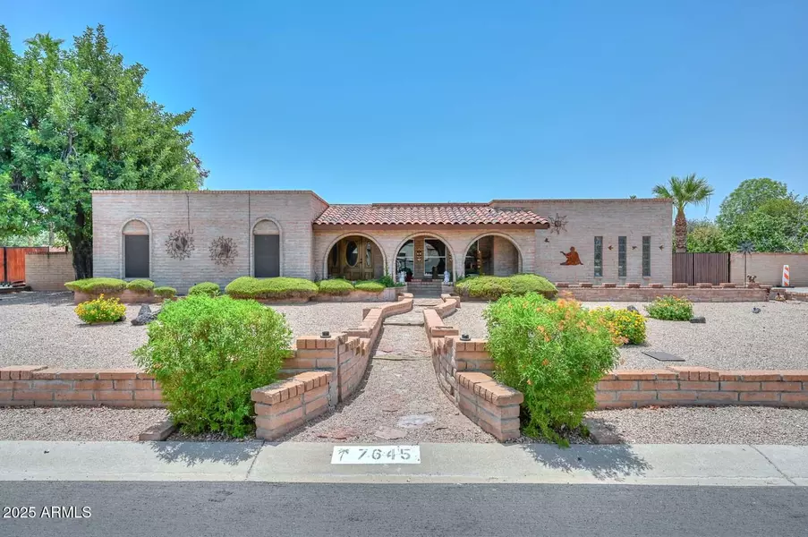 7645 W BLUEFIELD Avenue, Glendale, AZ 85308