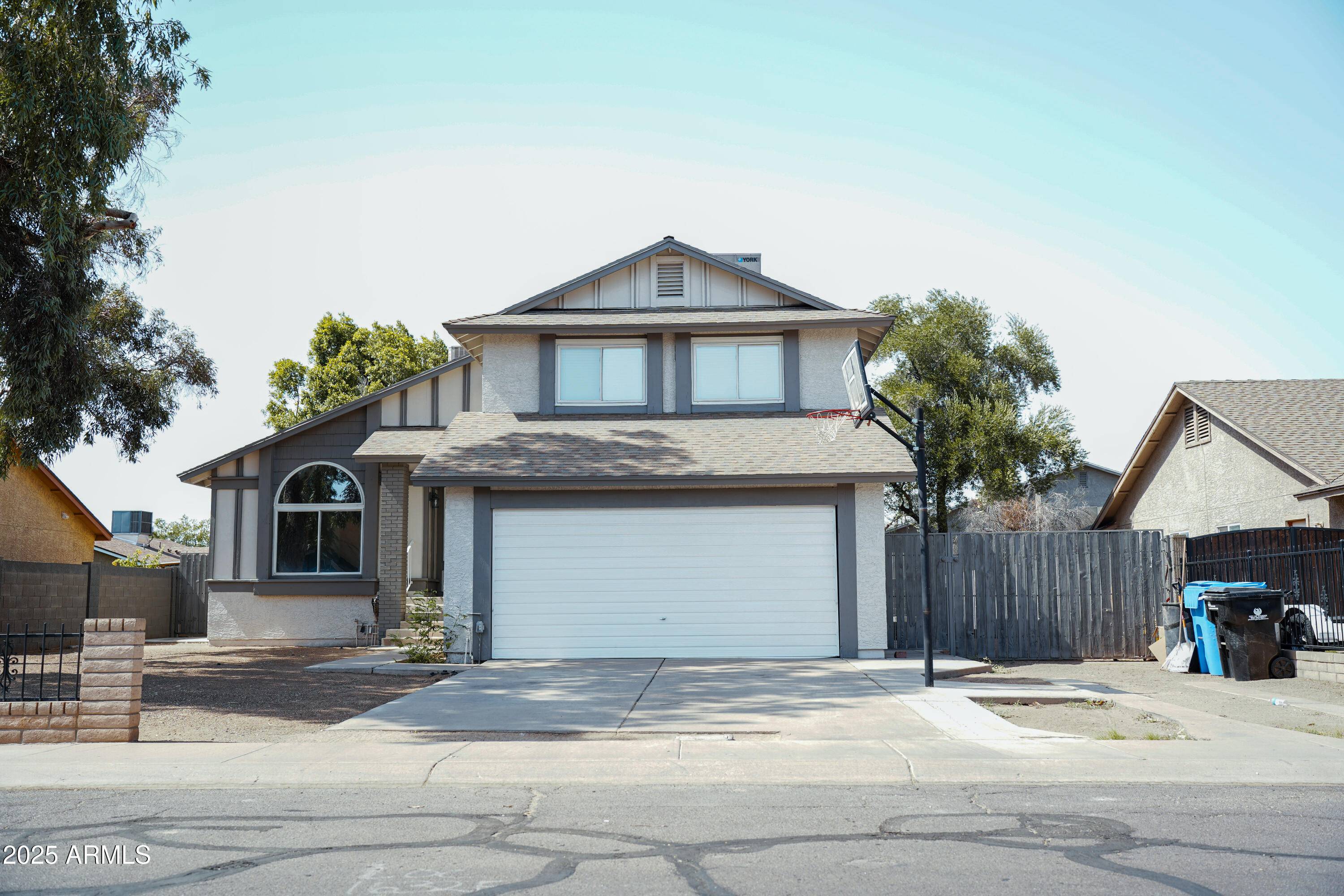 1632 E SAINT CHARLES Avenue, Phoenix, AZ 85042