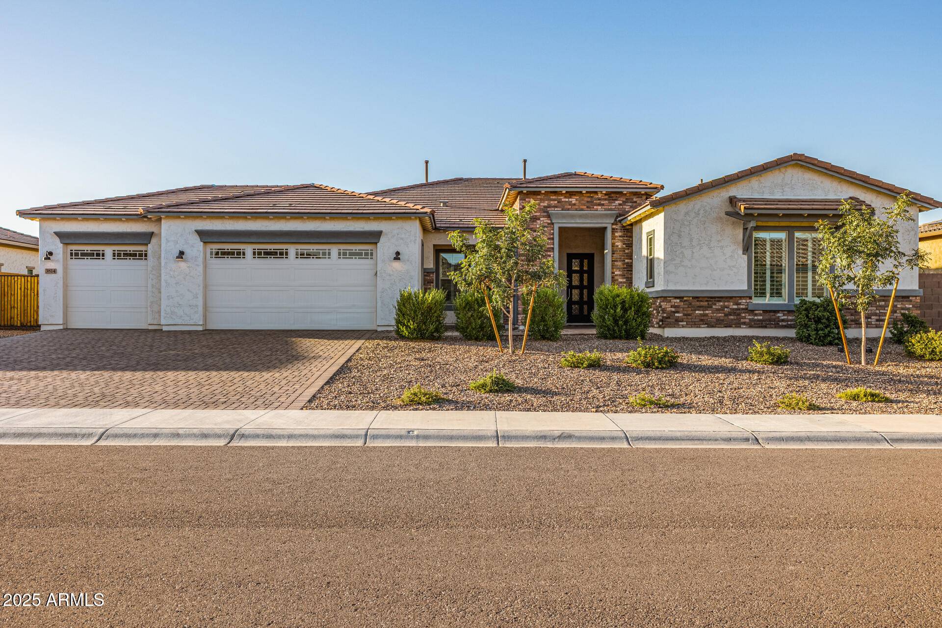 Phoenix, AZ 85083,3814 W RUNNING DEER Trail
