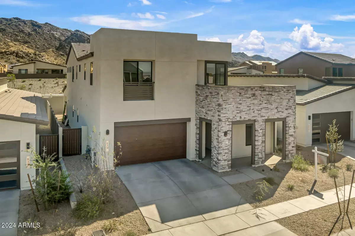 Phoenix, AZ 85042,829 E MONTE Way