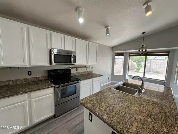 Gilbert, AZ 85234,1704 E REDFIELD Road