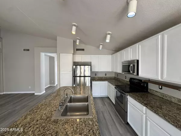 Gilbert, AZ 85234,1704 E REDFIELD Road