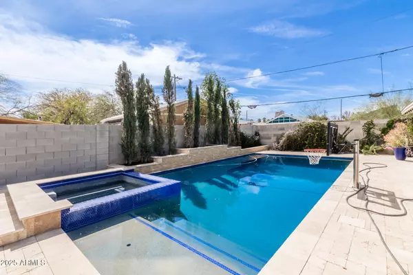 2226 N RICHLAND Street, Phoenix, AZ 85006