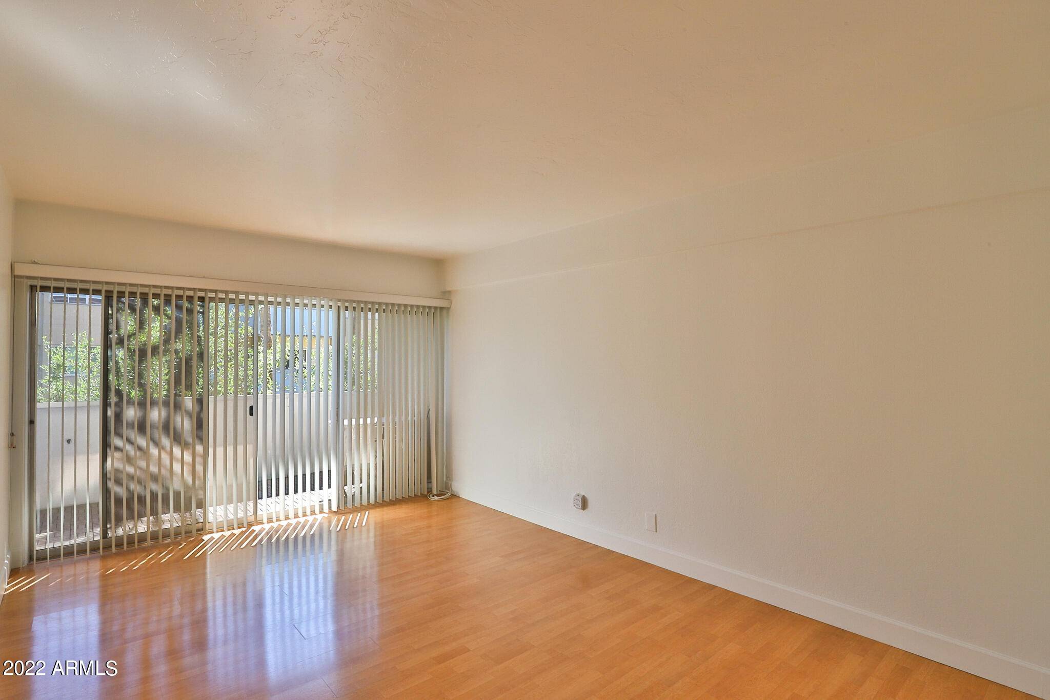 Phoenix, AZ 85012,351 E THOMAS Road #D406