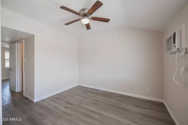 Chandler, AZ 85225,864 E CHANDLER Boulevard #5