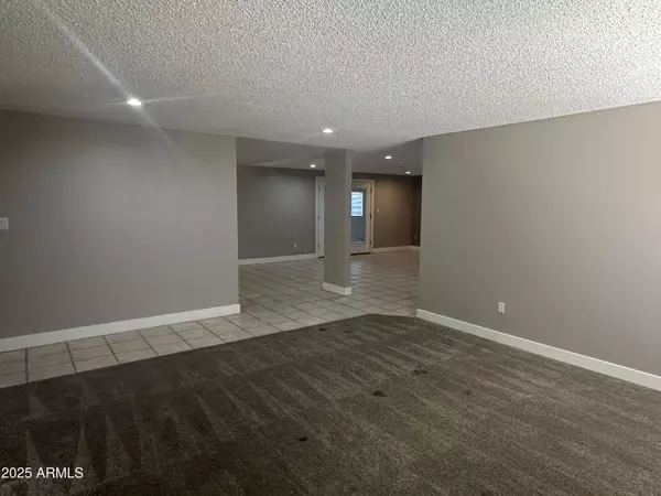 Phoenix, AZ 85032,3919 E ANDORRA Drive