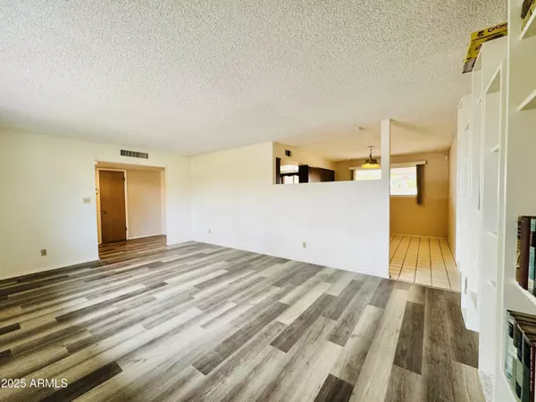 Tempe, AZ 85282,710 E LA JOLLA Drive