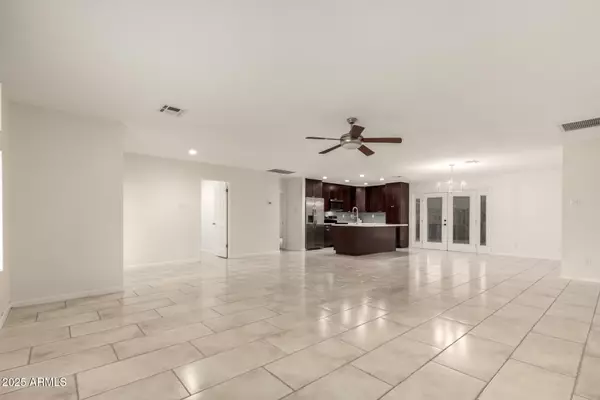 Tempe, AZ 85283,516 E LODGE Drive