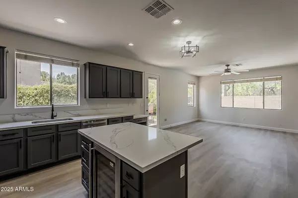 Chandler, AZ 85286,180 W ROADRUNNER Drive