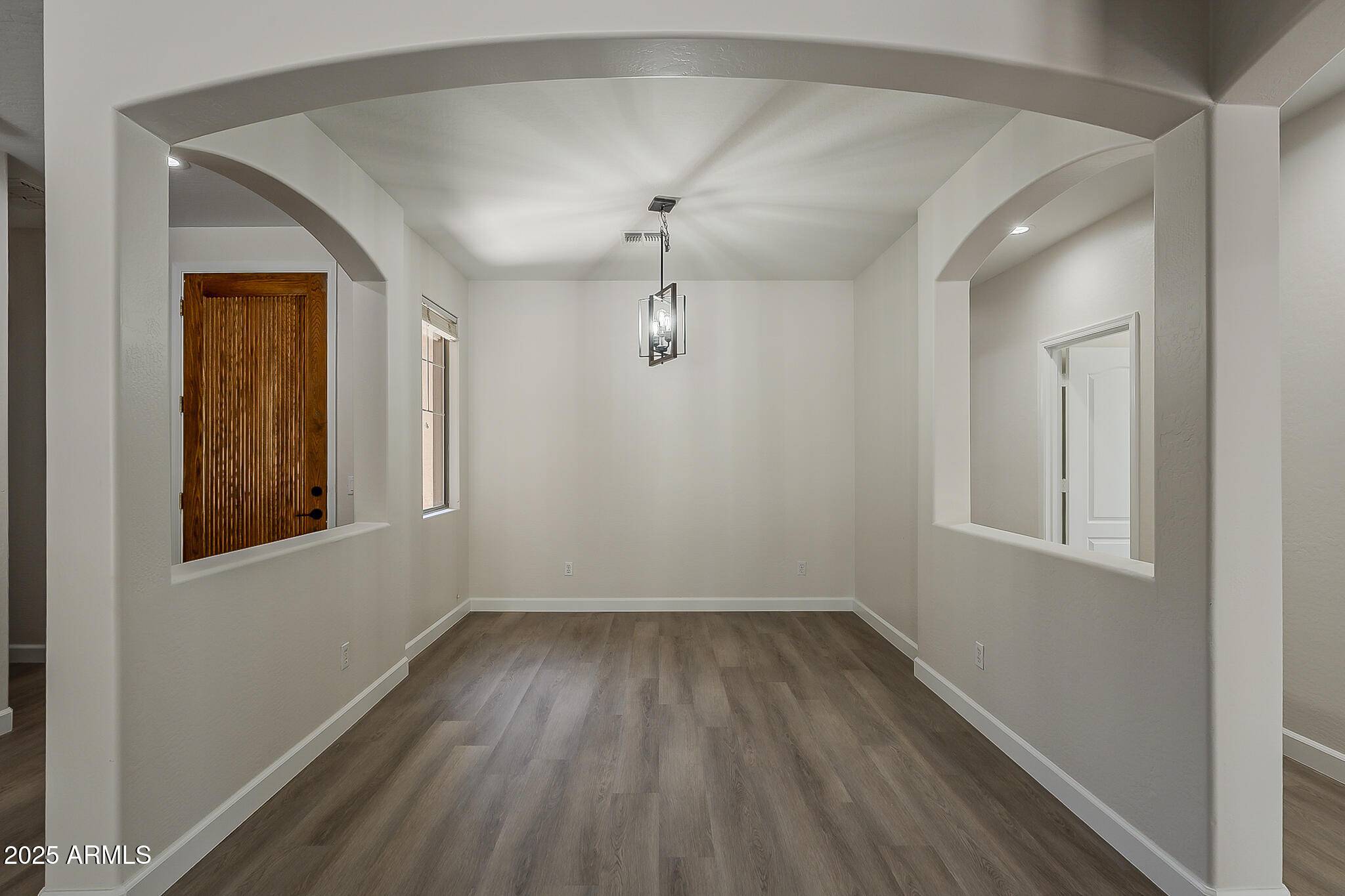 Chandler, AZ 85286,180 W ROADRUNNER Drive