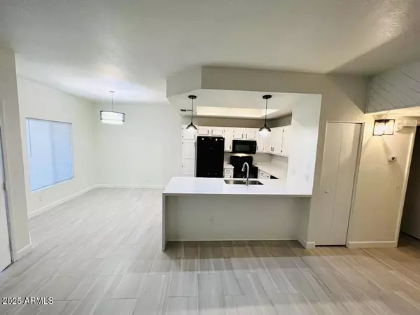 Phoenix, AZ 85029,11666 N 28TH Drive #175