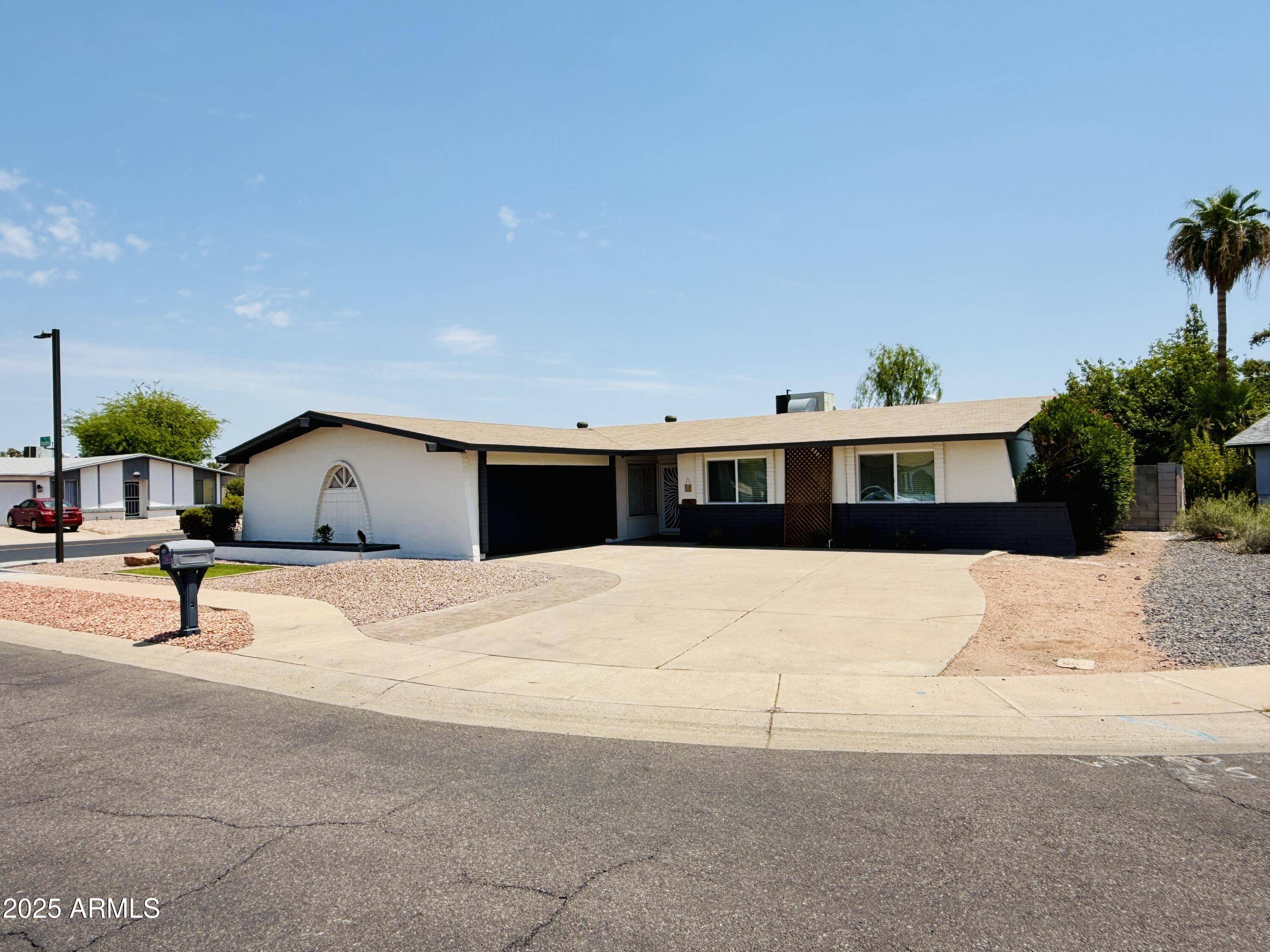 1661 S AZUCENA Circle, Mesa, AZ 85202