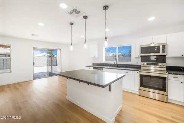 Phoenix, AZ 85037,9428 W HIGHLAND Avenue
