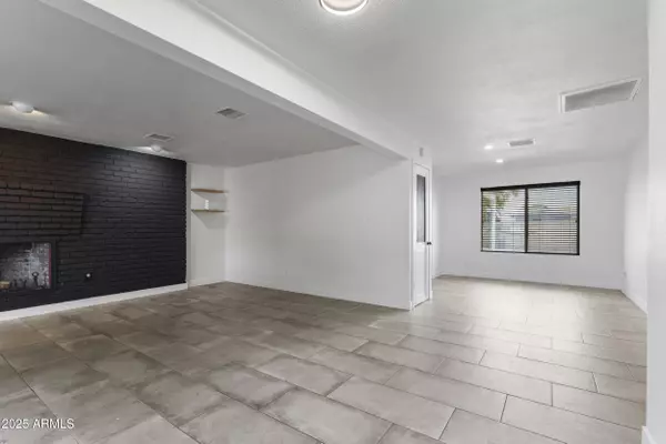 Glendale, AZ 85302,4504 W Vogel Avenue