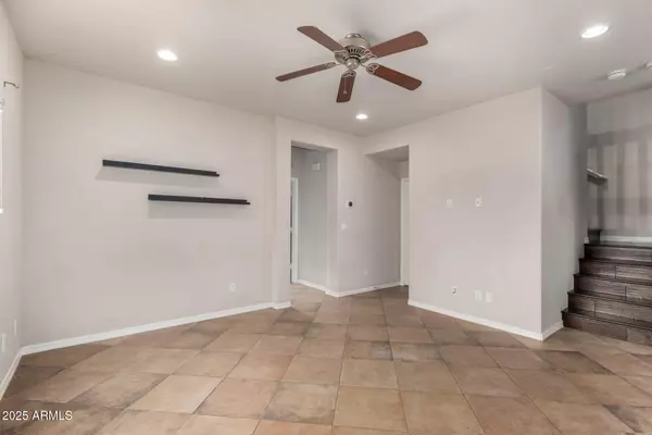 Phoenix, AZ 85085,2132 W BARWICK Drive W