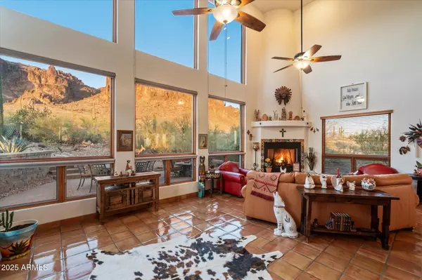 Apache Junction, AZ 85119,6275 E JACOB WALTZ Street