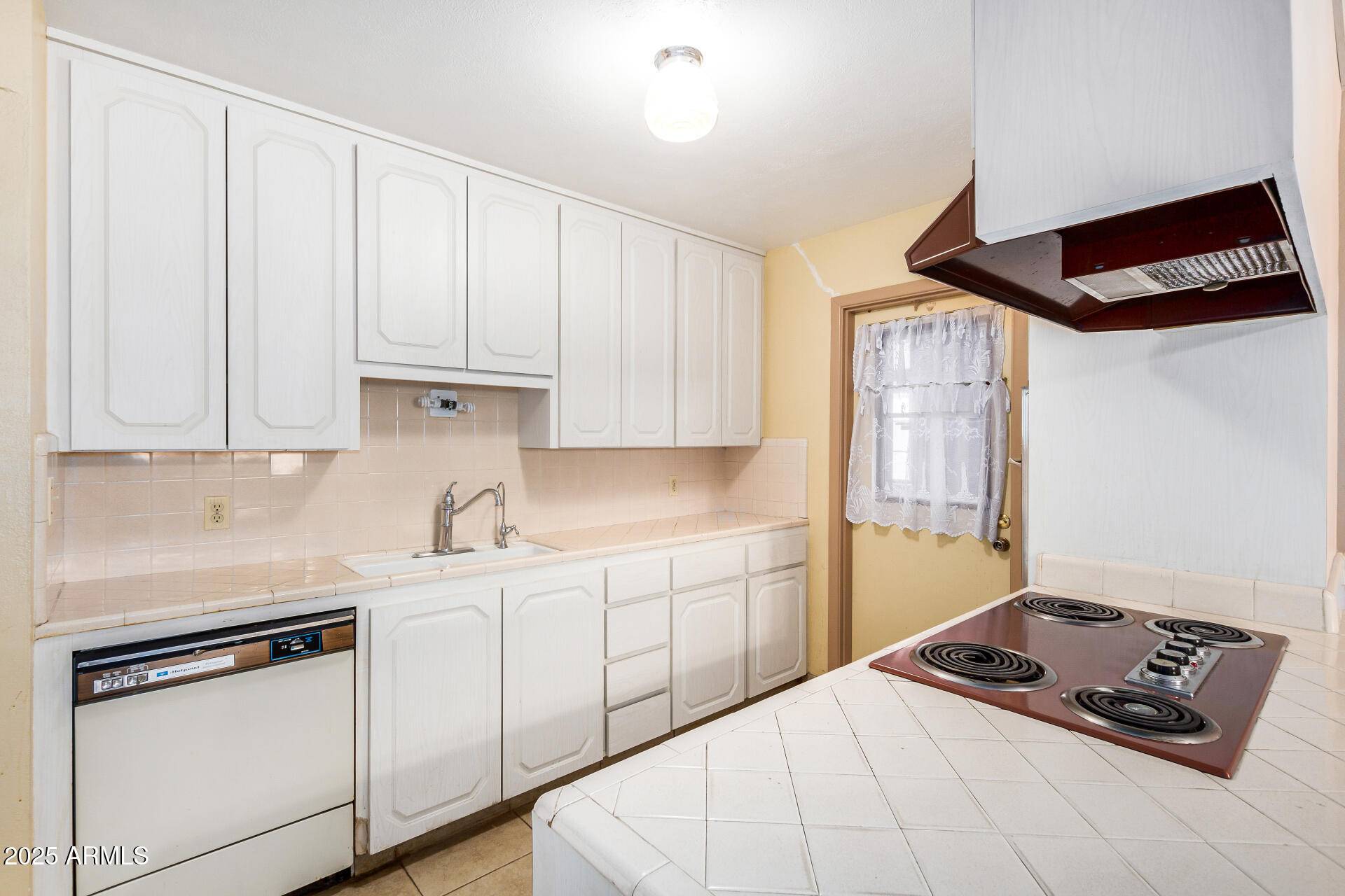 Scottsdale, AZ 85257,6919 E PORTLAND Street