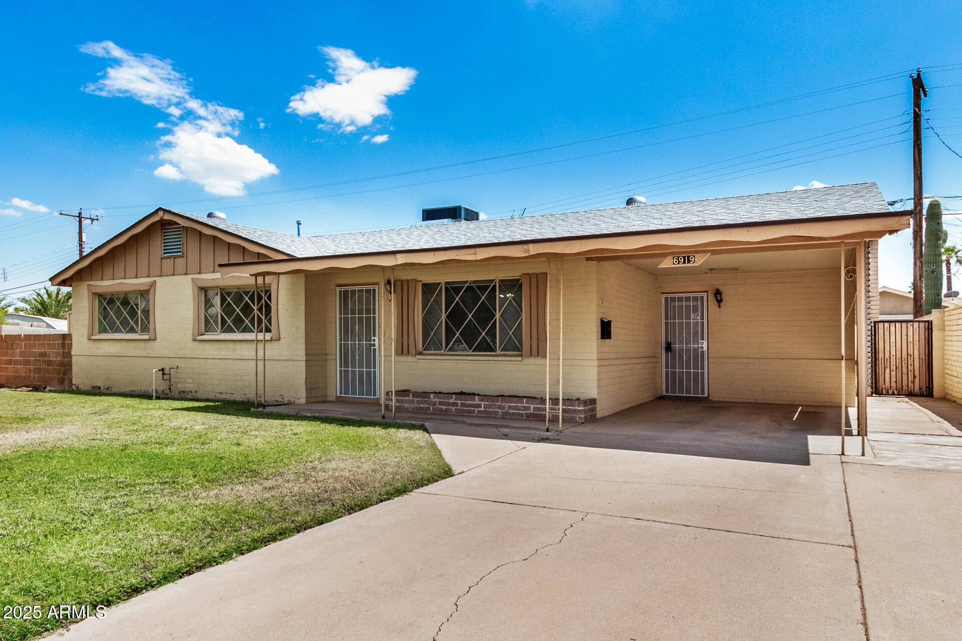 6919 E PORTLAND Street, Scottsdale, AZ 85257