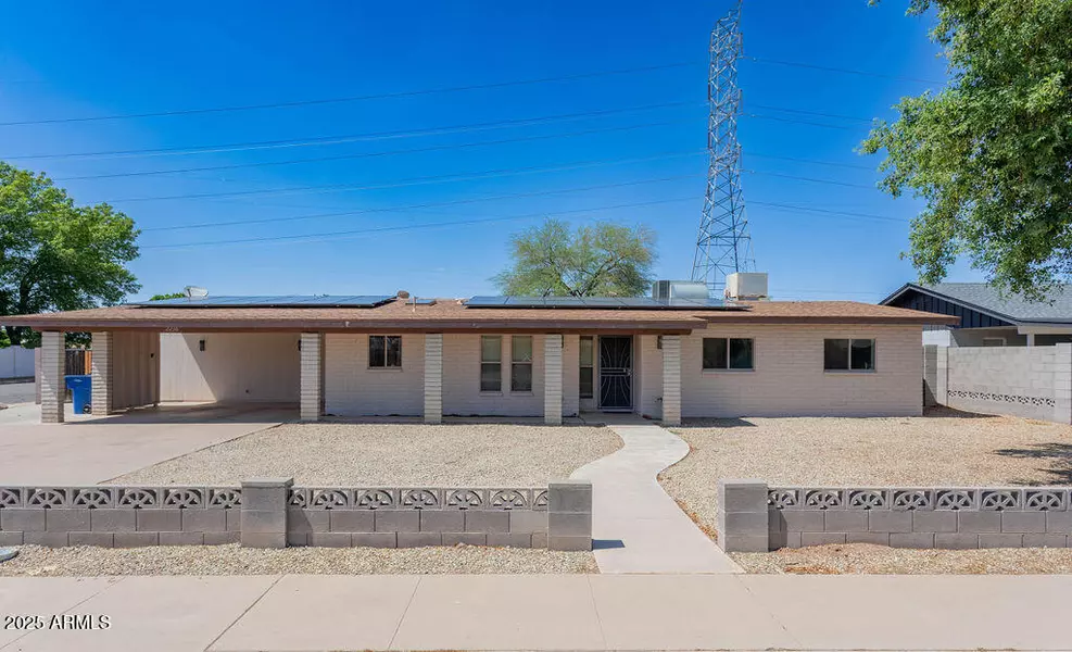 2236 E Contessa Circle, Mesa, AZ 85213