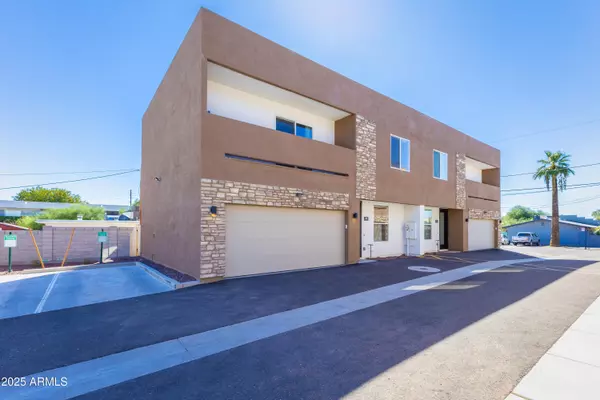 Phoenix, AZ 85014,4307 N 13th Place