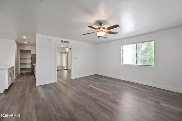 Phoenix, AZ 85033,3065 N 67TH Avenue #221