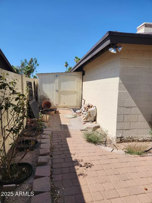 Phoenix, AZ 85023,143 W Michigan Avenue