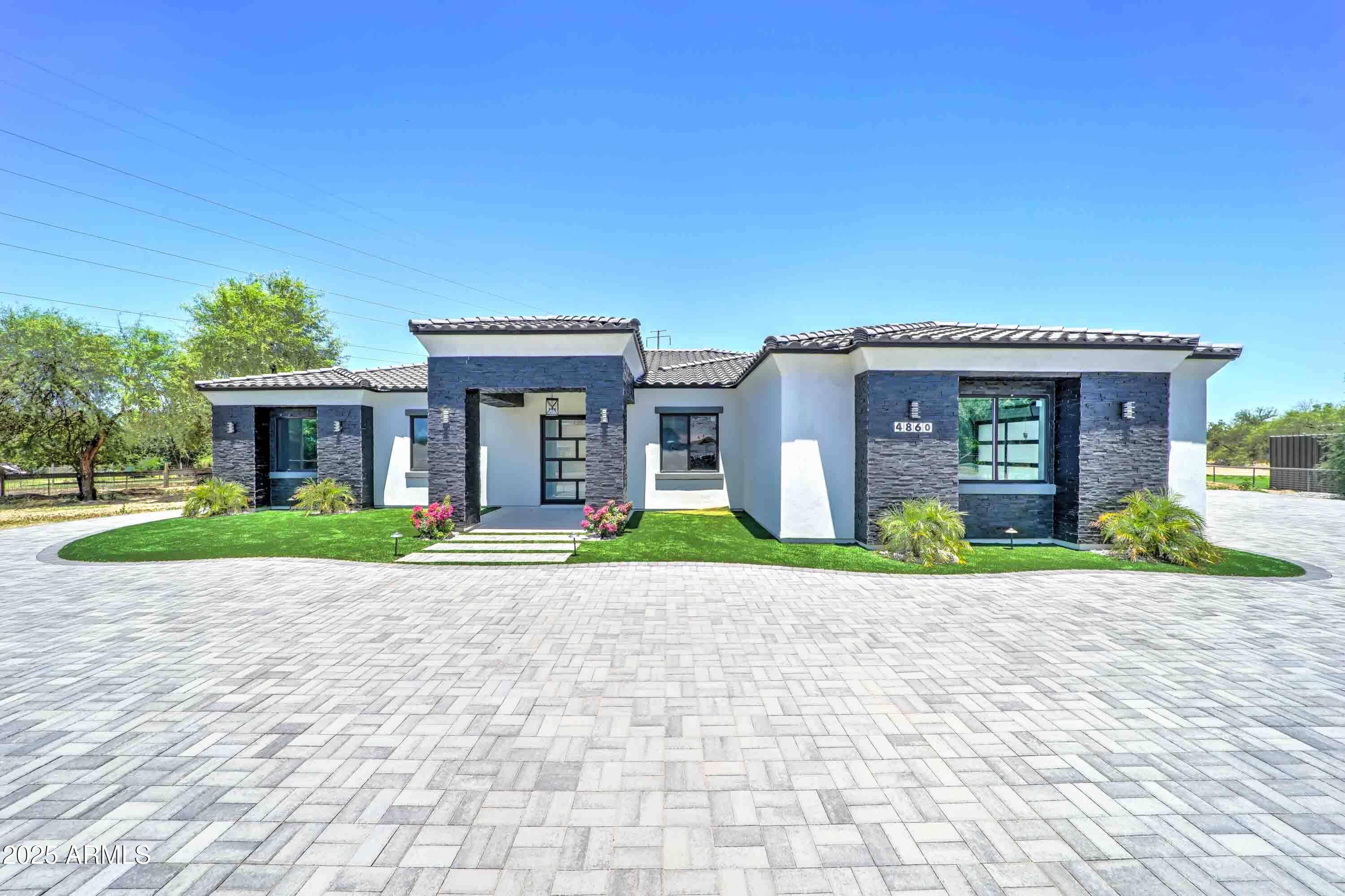 4860 W SUNRISE Drive, Laveen, AZ 85339