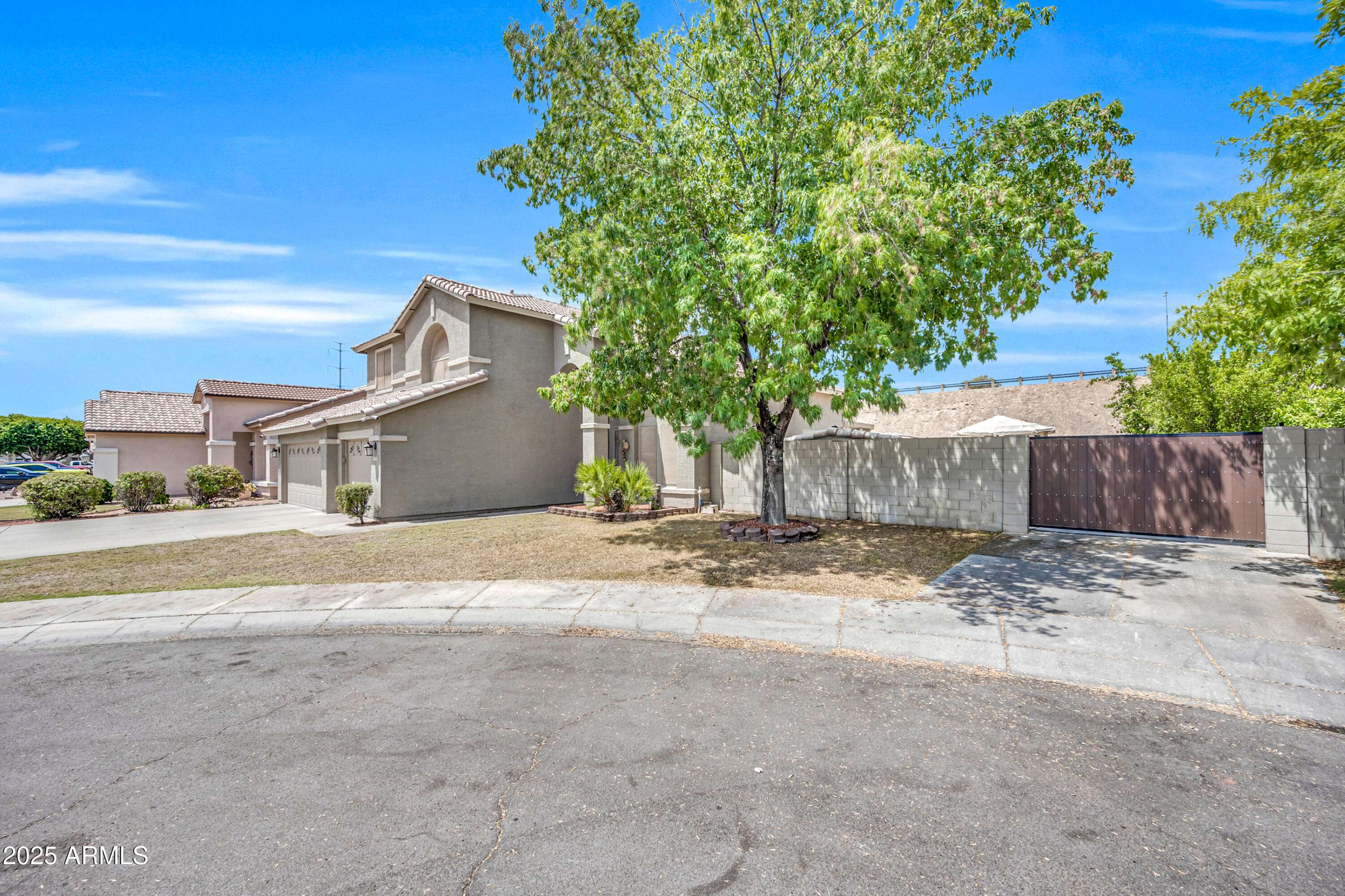 Phoenix, AZ 85027,22208 N 34TH Lane