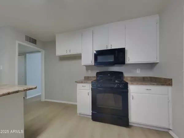 Phoenix, AZ 85020,826 E ORCHID Lane