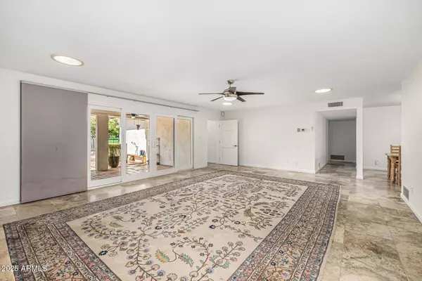 Phoenix, AZ 85023,330 W TAM OSHANTER Drive