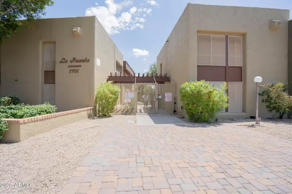 Phoenix, AZ 85015,1701 W TUCKEY Lane #113