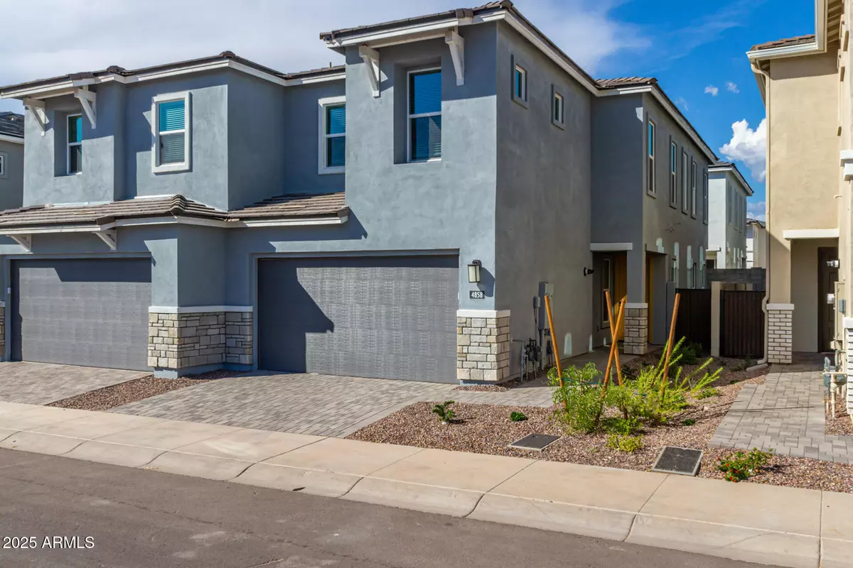 Scottsdale, AZ 85254,4858 E HELENA Drive