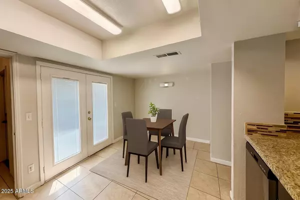 Phoenix, AZ 85024,19601 N 7TH Street #1030