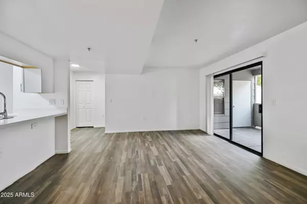 Phoenix, AZ 85033,3065 N 67TH Avenue #125