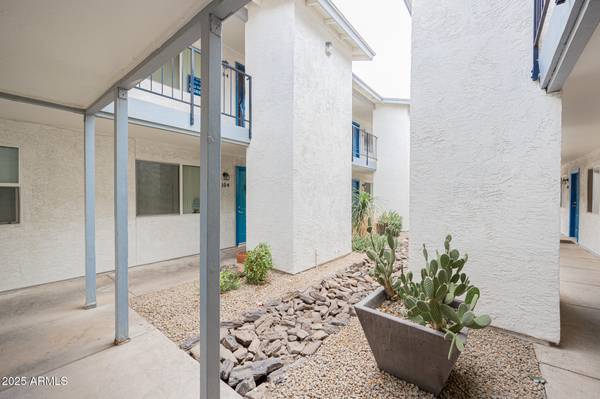 Phoenix, AZ 85006,349 N 11TH Street #110