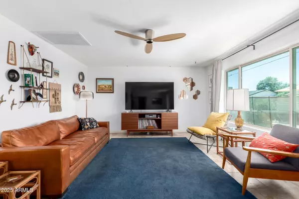 Chandler, AZ 85225,597 W SHANNON Street