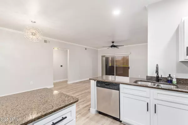 Phoenix, AZ 85048,16013 S DESERT FOOTHILLS Parkway #1072