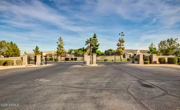 Phoenix, AZ 85042,2023 E VALENCIA Drive