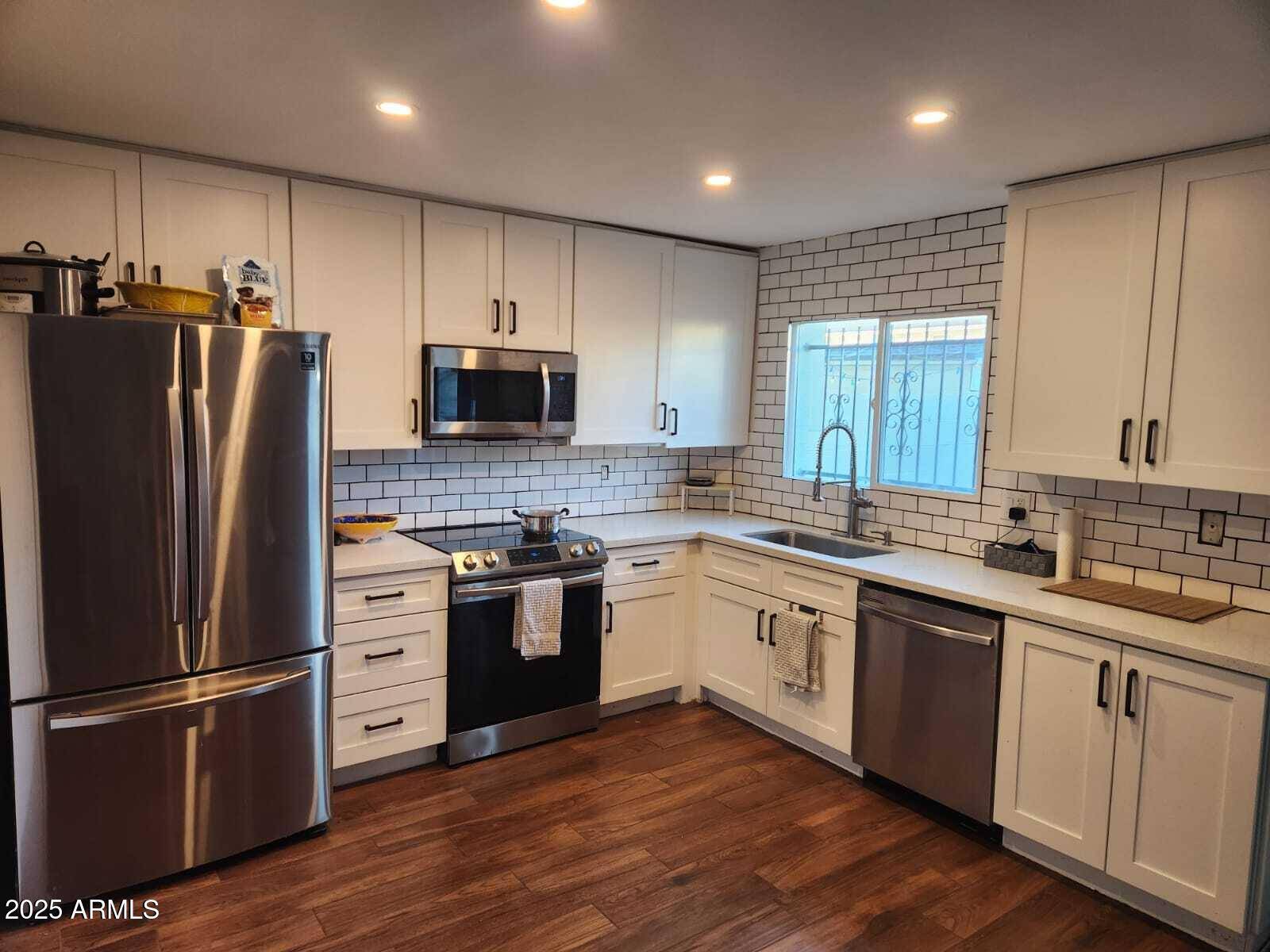 1379 N 44TH Street, Phoenix, AZ 85008
