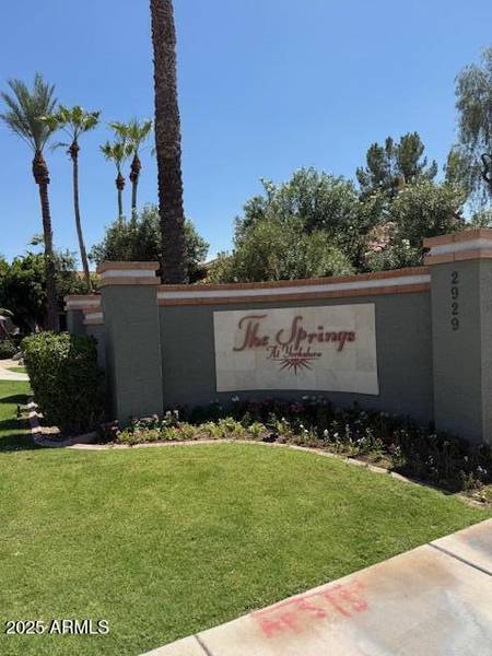 2929 W YORKSHIRE Drive #1017, Phoenix, AZ 85027