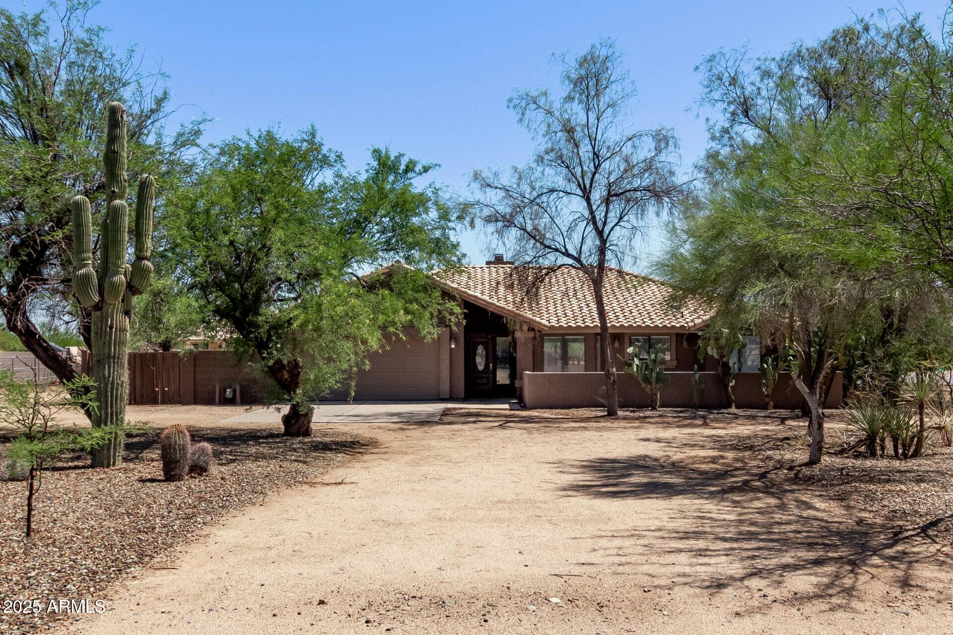 501 E DESERT HILLS ESTATE Drive, Phoenix, AZ 85086
