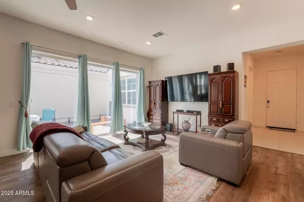 Chandler, AZ 85249,4044 E DAWSON Drive E