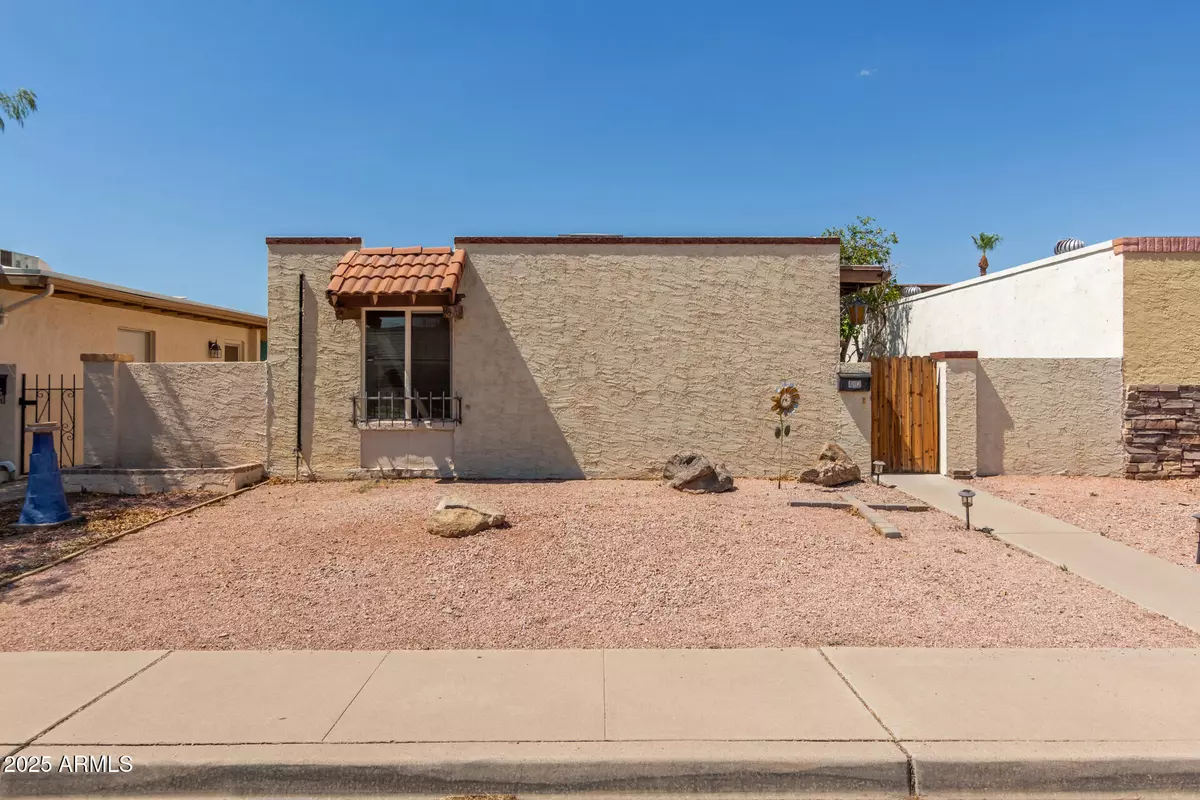 Tempe, AZ 85282,402 W MANHATTON Drive