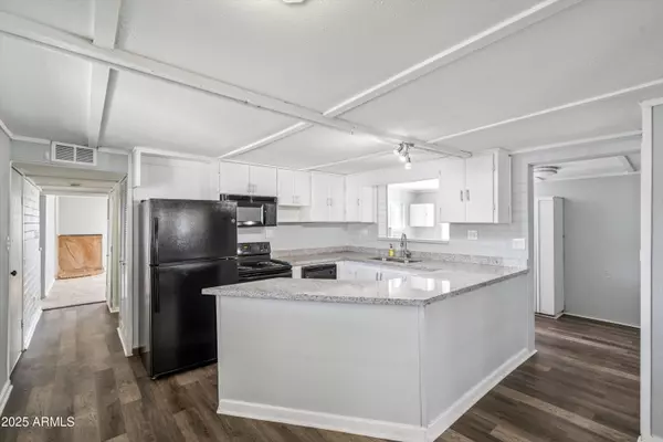 Apache Junction, AZ 85120,1406 S CEDAR Drive