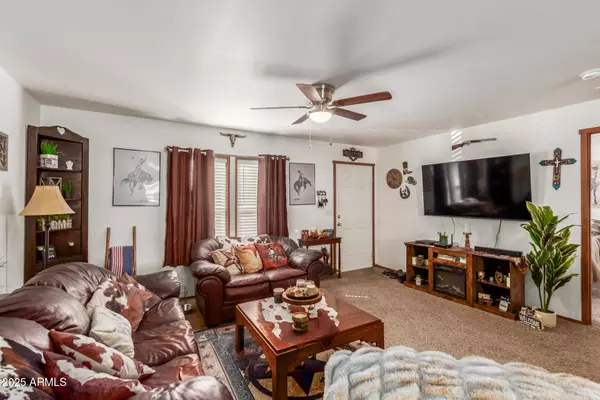 Morristown, AZ 85342,512 W CLAESSENS Drive