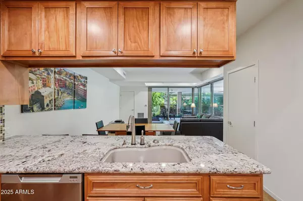 Scottsdale, AZ 85251,7161 E RANCHO VISTA Drive #2002