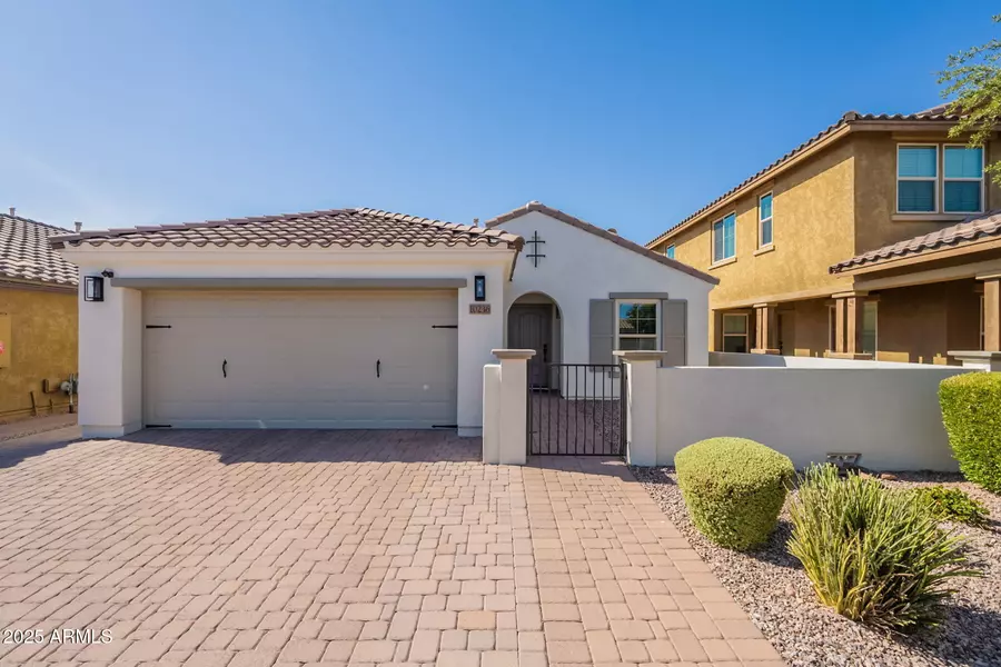 10236 E KINETIC Drive, Mesa, AZ 85212