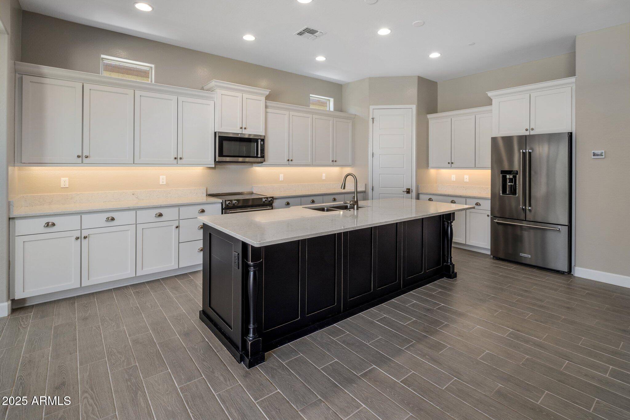Mesa, AZ 85207,6916 E RUSSELL Street
