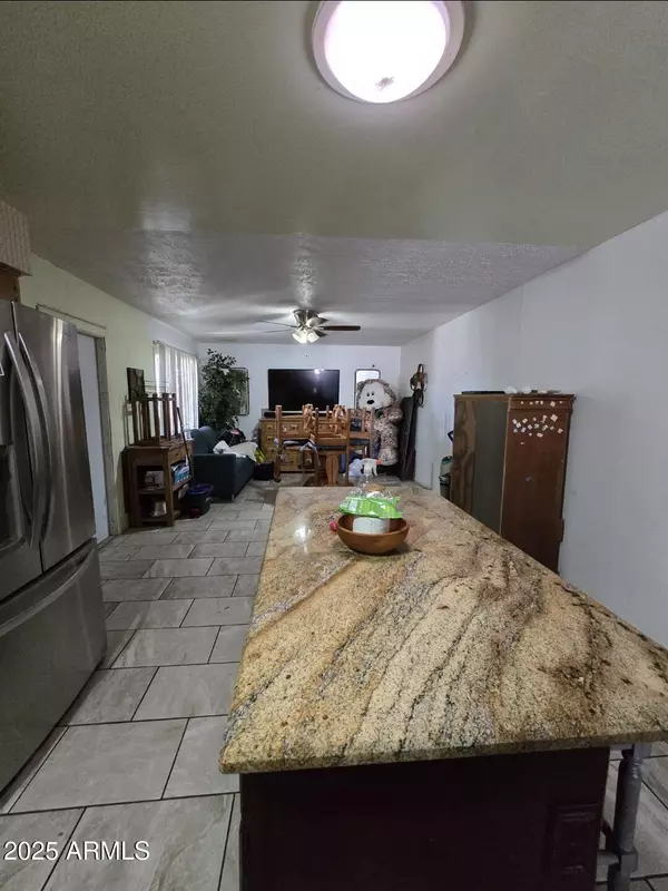 Phoenix, AZ 85051,8230 N 42ND Drive