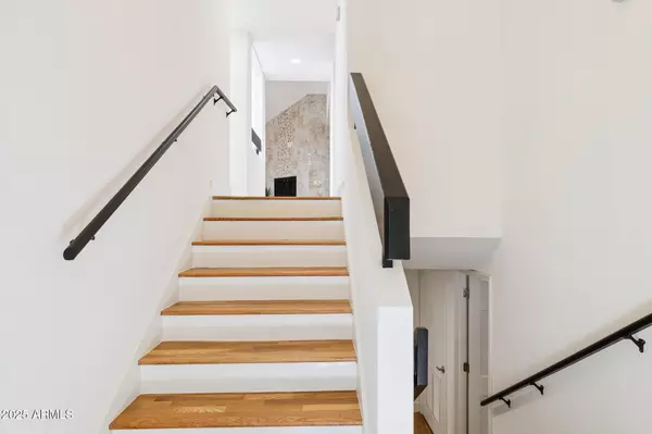 Phoenix, AZ 85016,5732 N 25TH Street